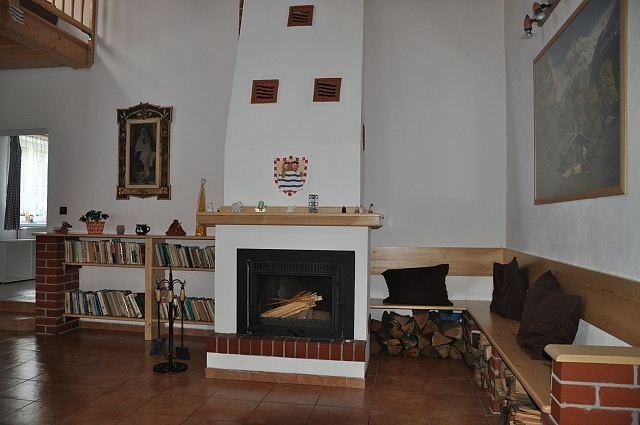 Detail krbu a zásoby dříví